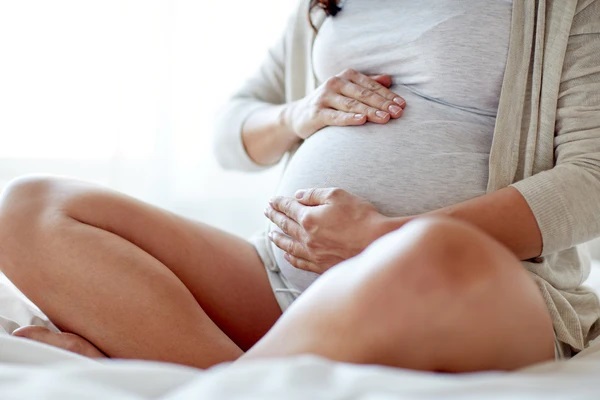 Are eyelash extensions safe to get while pregnant?