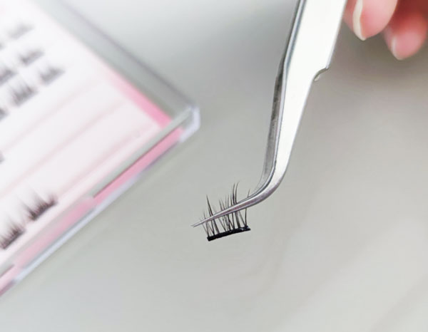 Achieve Fuller Lashes with Pre-Glued Press-On Lashes