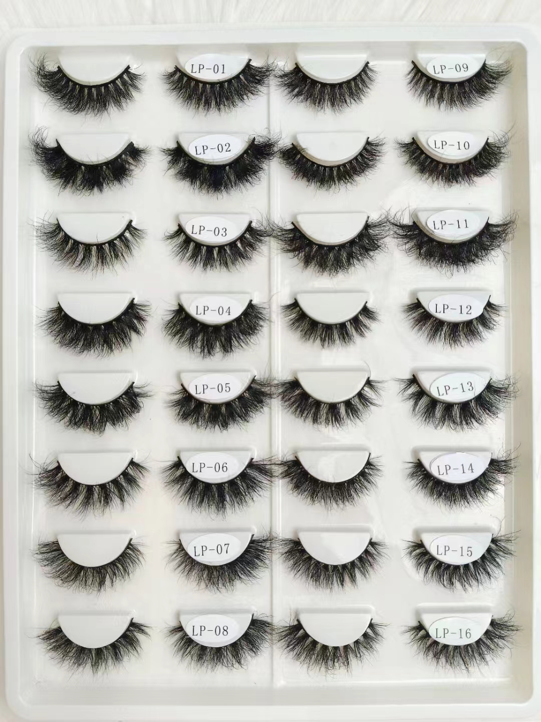 Elevate Your Everyday Look with Our Selection of High-Quality Lashes: From Natural to Dramatic
