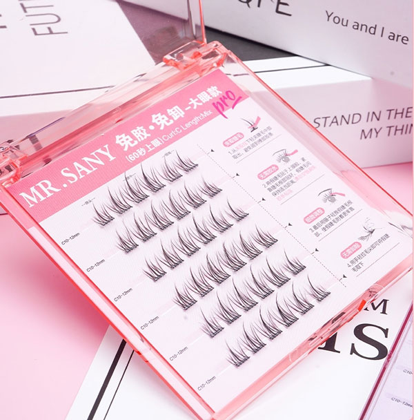 Say Goodbye to Messy Glue with Self Adhesive Eyelashes!