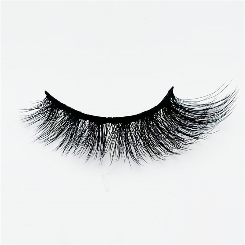 Comfortable Wispy Fake Eyelashes
