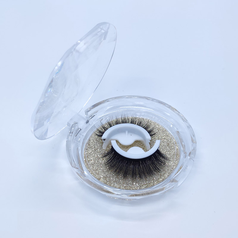 Self-Adhesive False Lashes Wispy Eyelashes With Diamond Box